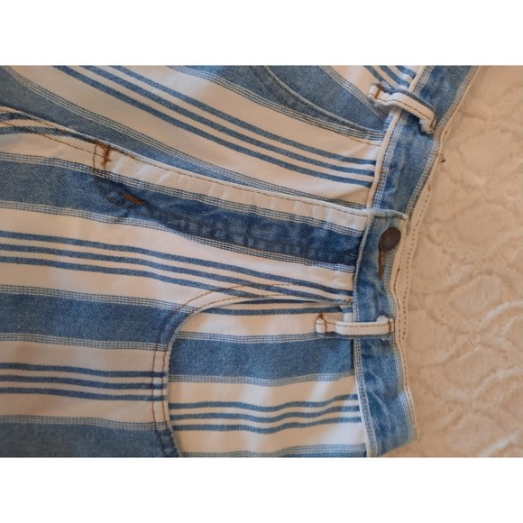 Vintage Made In The Shade Women's Shorts, Blue and White Stripes Size 5 - Picture 3 of 11